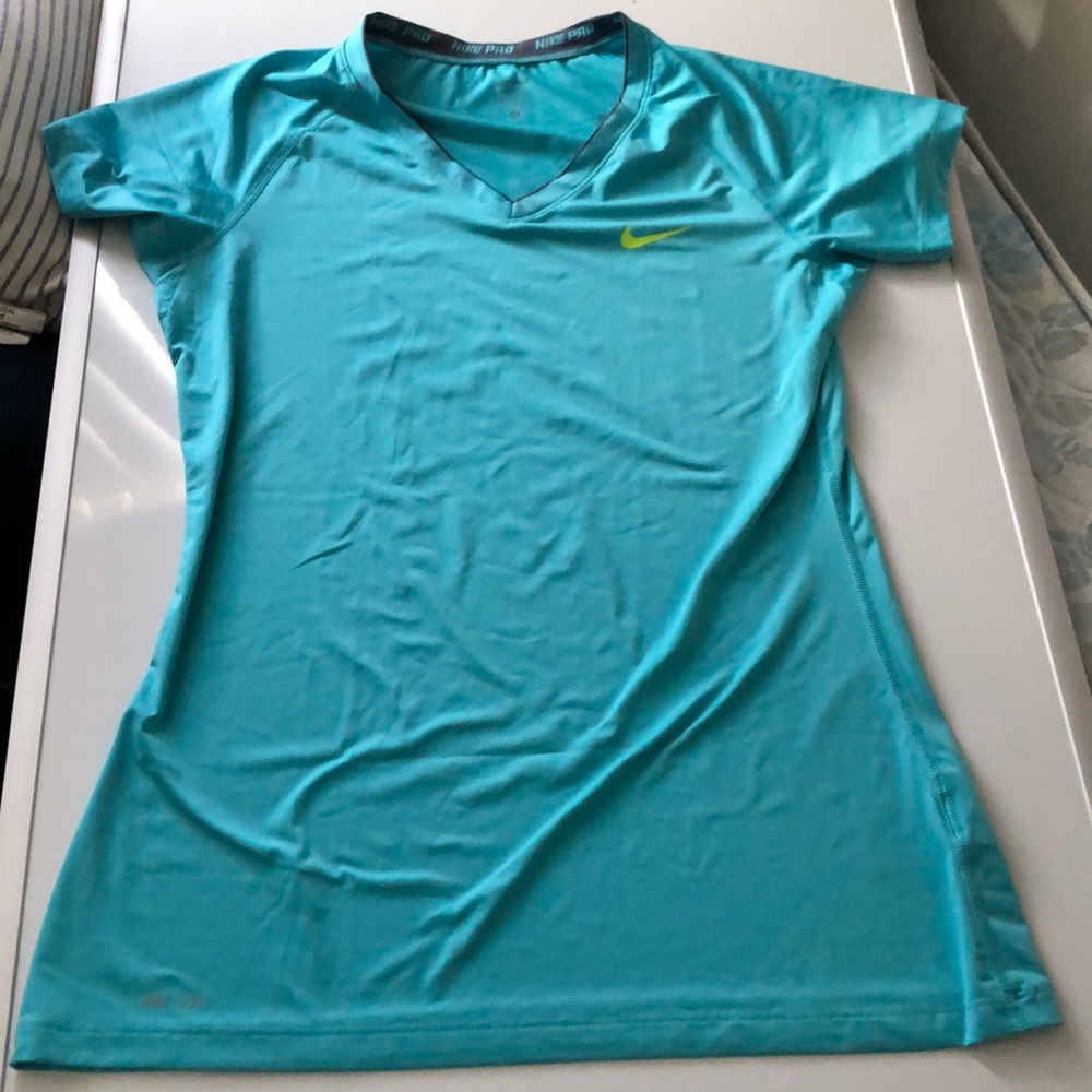 Nike top